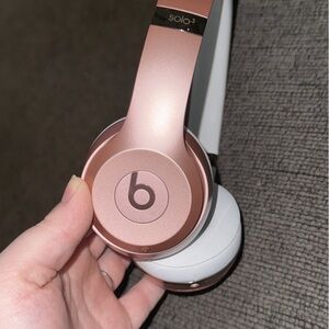 Rose gold beats solo2